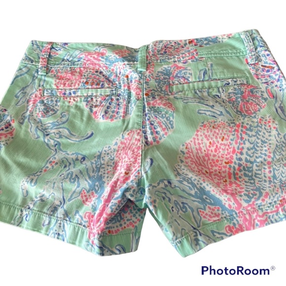 Lilly Pulitzer Minty Fresh Fansea Callahan Shorts Size 4 - Picture 2 of 5